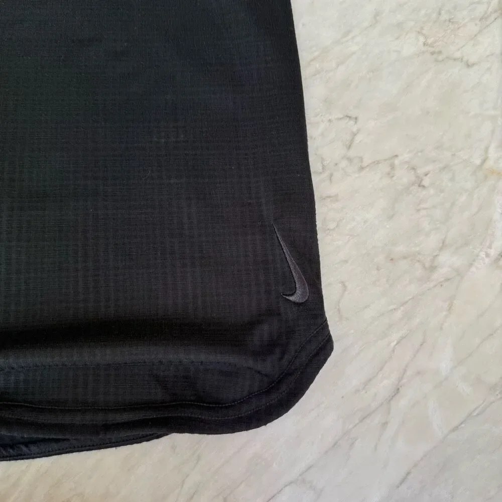 Nike Yoga Long Sleeve Top Mens Black Dri Fit Thumbholes textured size S NWT